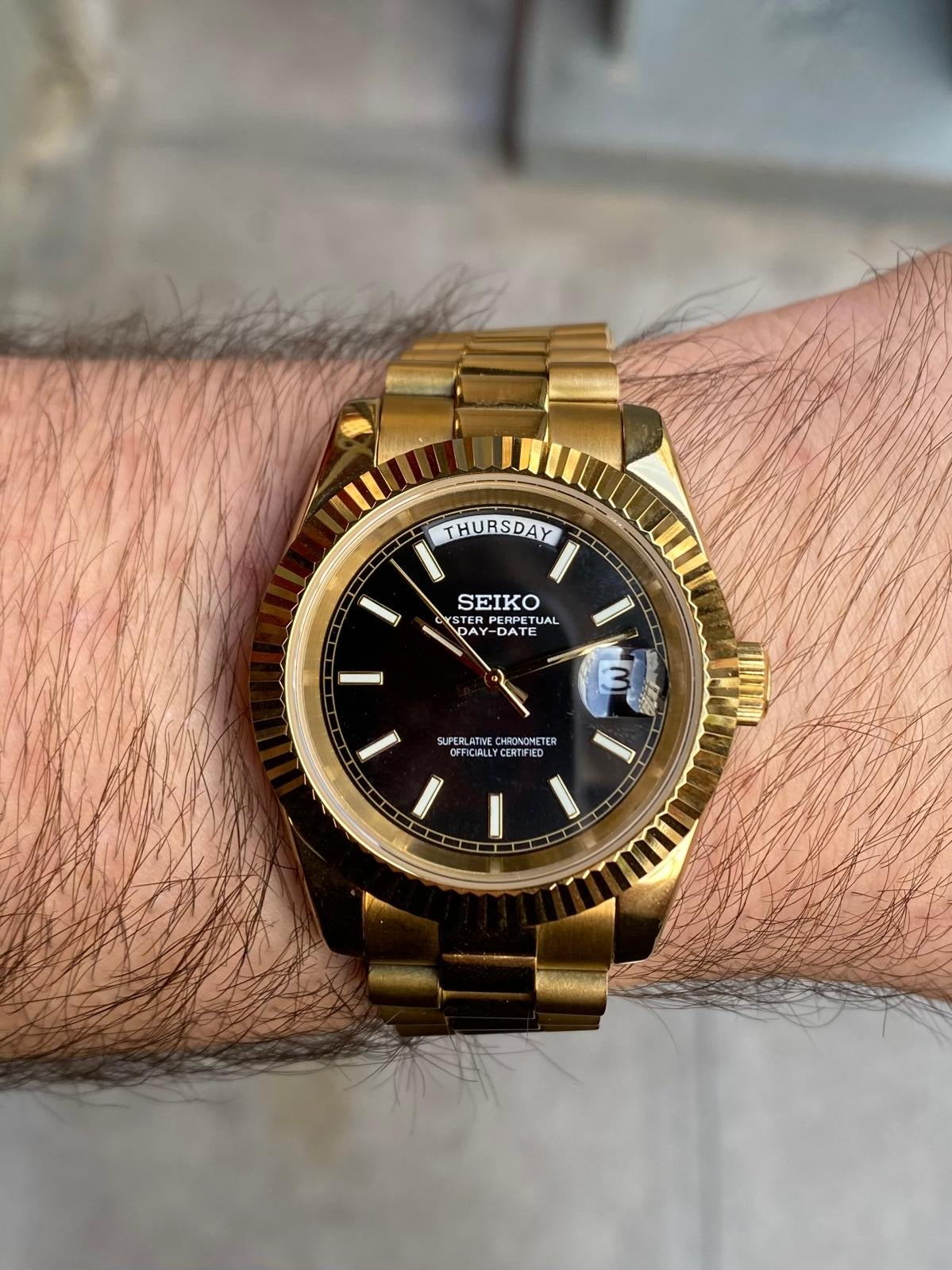 SEIKODATE MOD NOIR OR JAUNE